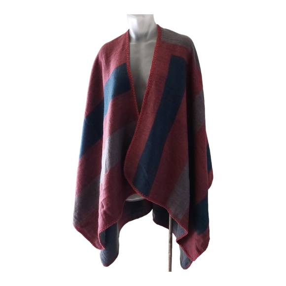 BB DAKOTA X Fab Fit Fun Mulberry Poncho. - Picture 3 of 6